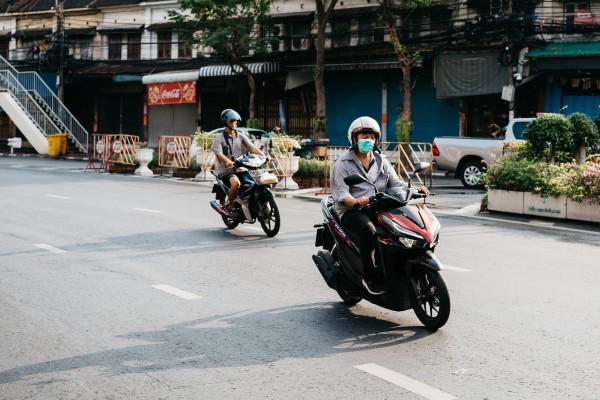 Cara Mengendarai Motor Matic Di Jalan Raya