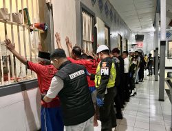 Sidak Tengah Malam, Rutan Situbondo dan Aparat Gabungan Pastikan Blok Hunian Steril dan Zero Halinar